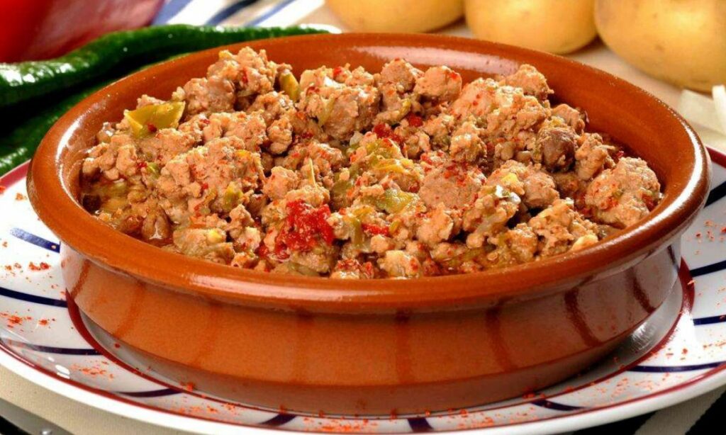axoa basque de veau dans une terrine